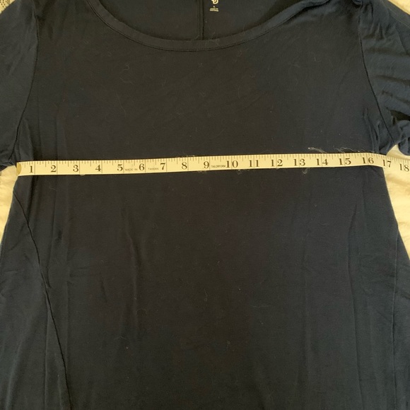 Navy short sleeve rayon spandex blend top. EUC - Picture 7 of 7